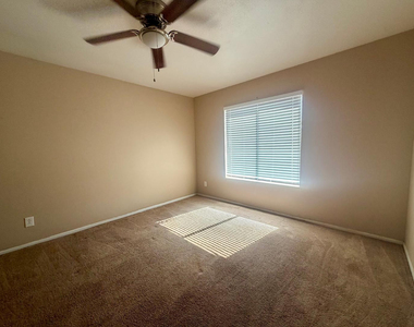 540 N May - Photo Thumbnail 12