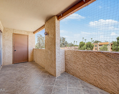540 N May - Photo Thumbnail 24