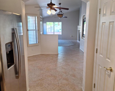 4333 E Hartford Avenue - Photo Thumbnail 6