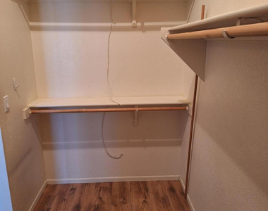 4333 E Hartford Avenue - Photo Thumbnail 11