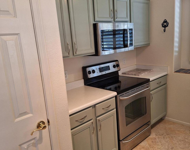4333 E Hartford Avenue - Photo Thumbnail 5