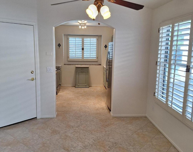 4333 E Hartford Avenue - Photo Thumbnail 3