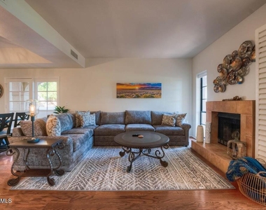 6139 N 28th Place N - Photo Thumbnail 3