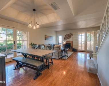 6139 N 28th Place N - Photo Thumbnail 4