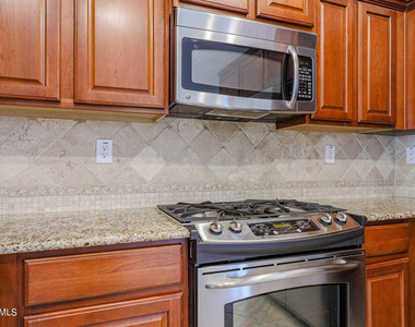29319 N 21st Drive - Photo Thumbnail 9