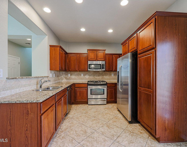 29319 N 21st Drive - Photo Thumbnail 8