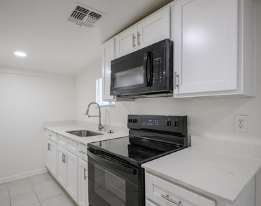 2721 E Willetta Street - Photo Thumbnail 6