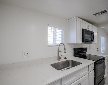 2721 E Willetta Street - Photo Thumbnail 7