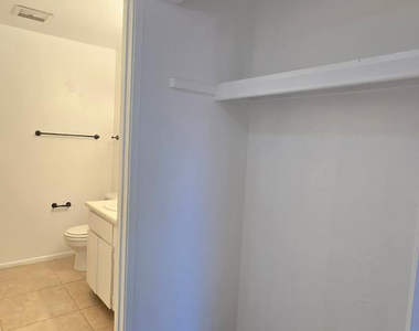 4917 N 73rd Street - Photo Thumbnail 11
