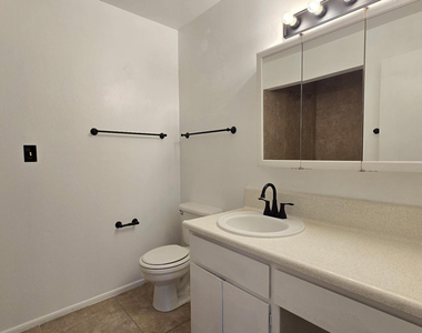 4917 N 73rd Street - Photo Thumbnail 13