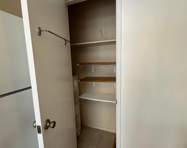 4917 N 73rd Street - Photo Thumbnail 7