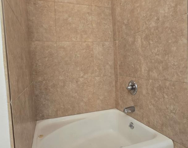 4917 N 73rd Street - Photo Thumbnail 14