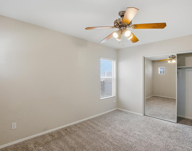 34704 N 30th Avenue - Photo Thumbnail 16
