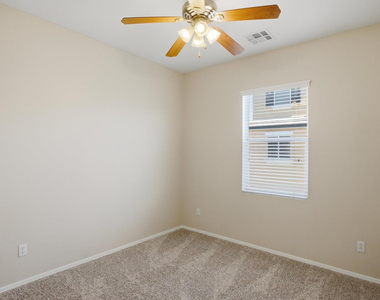 34704 N 30th Avenue - Photo Thumbnail 17
