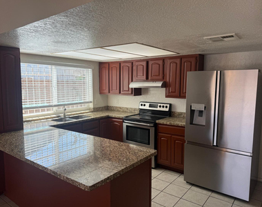 7137 W Colter Street - Photo Thumbnail 6