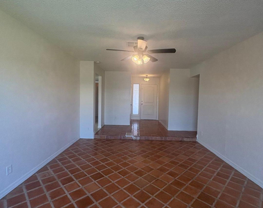 7137 W Colter Street - Photo Thumbnail 2