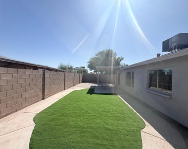 7137 W Colter Street - Photo Thumbnail 4