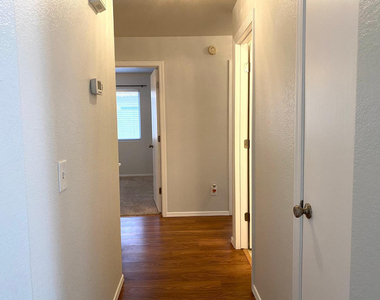 17420 N 2nd Avenue - Photo Thumbnail 10
