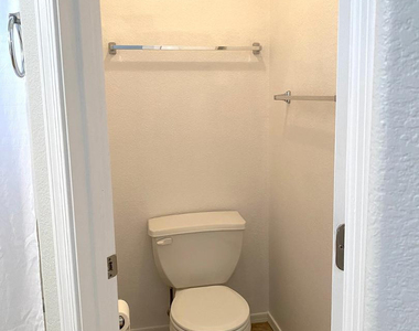 17420 N 2nd Avenue - Photo Thumbnail 26