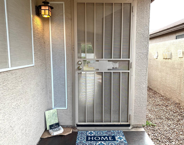 17420 N 2nd Avenue - Photo Thumbnail 3