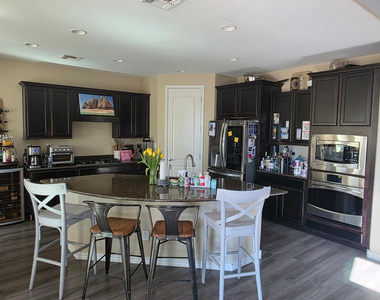 21618 N 38th Way - Photo Thumbnail 14