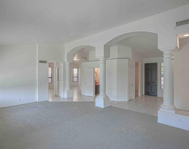 20376 N 66th Drive - Photo Thumbnail 6