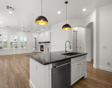 18394 N 92nd Street - Photo Thumbnail 4