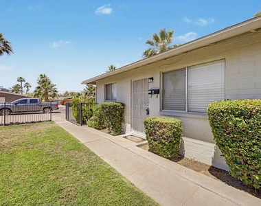 2209 S Granada Drive - Photo Thumbnail 16