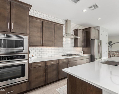 1906 E Robb Lane - Photo Thumbnail 7