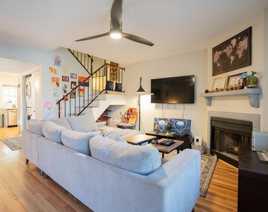 8111 W Wacker Road - Photo Thumbnail 3