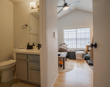 8111 W Wacker Road - Photo Thumbnail 20