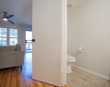 8111 W Wacker Road - Photo Thumbnail 12