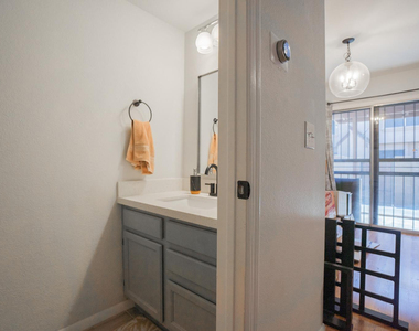 8111 W Wacker Road - Photo Thumbnail 10