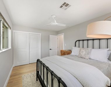4244 N 35th Place - Photo Thumbnail 27