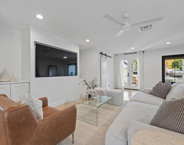 4244 N 35th Place - Photo Thumbnail 11