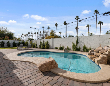 4244 N 35th Place - Photo Thumbnail 36