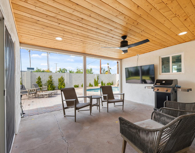 4244 N 35th Place - Photo Thumbnail 32