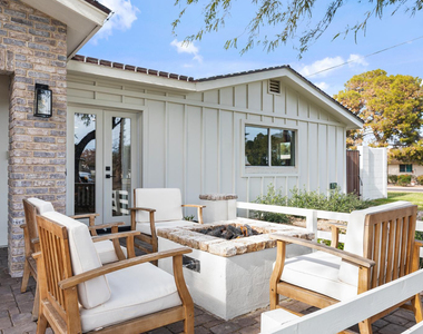 4244 N 35th Place - Photo Thumbnail 1