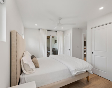 4244 N 35th Place - Photo Thumbnail 23