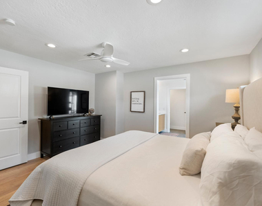 4244 N 35th Place - Photo Thumbnail 16
