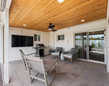 4244 N 35th Place - Photo Thumbnail 33