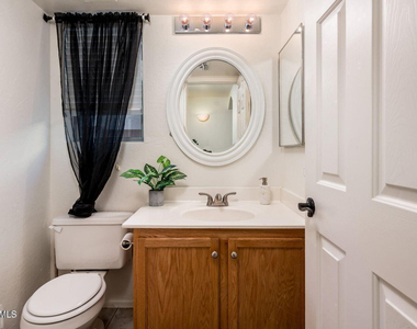 13604 W Rovey Avenue - Photo Thumbnail 23