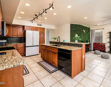 13604 W Rovey Avenue - Photo Thumbnail 12