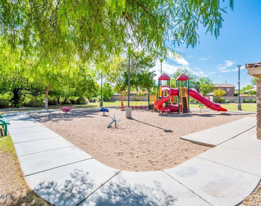 13604 W Rovey Avenue - Photo Thumbnail 30