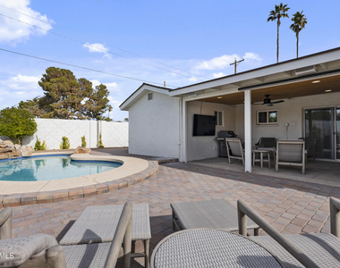 4244 N 35th Place - Photo Thumbnail 32