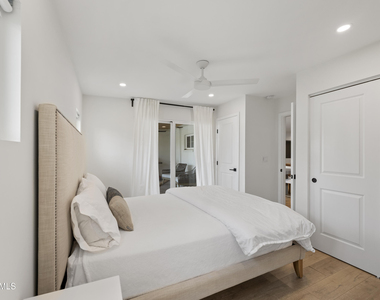 4244 N 35th Place - Photo Thumbnail 27