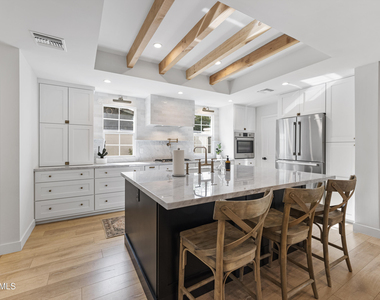 4244 N 35th Place - Photo Thumbnail 7