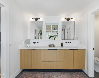 4244 N 35th Place - Photo Thumbnail 17