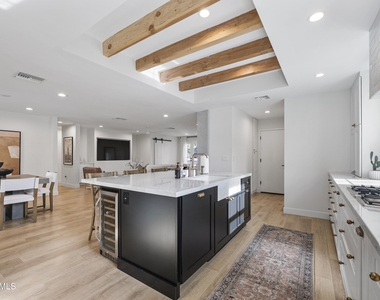 4244 N 35th Place - Photo Thumbnail 11