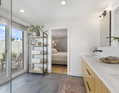 4244 N 35th Place - Photo Thumbnail 20